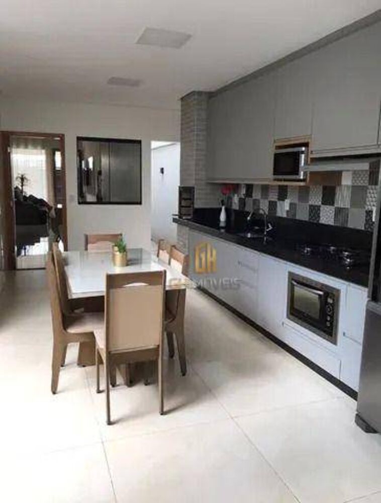 Casa à venda com 3 quartos, 153m² - Foto 1