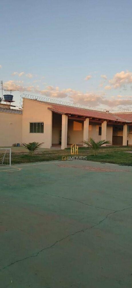 Casa à venda com 3 quartos, 270m² - Foto 2
