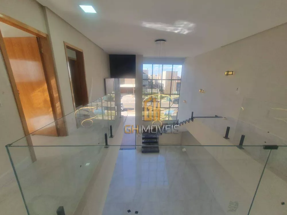 Sobrado à venda com 4 quartos, 350m² - Foto 1