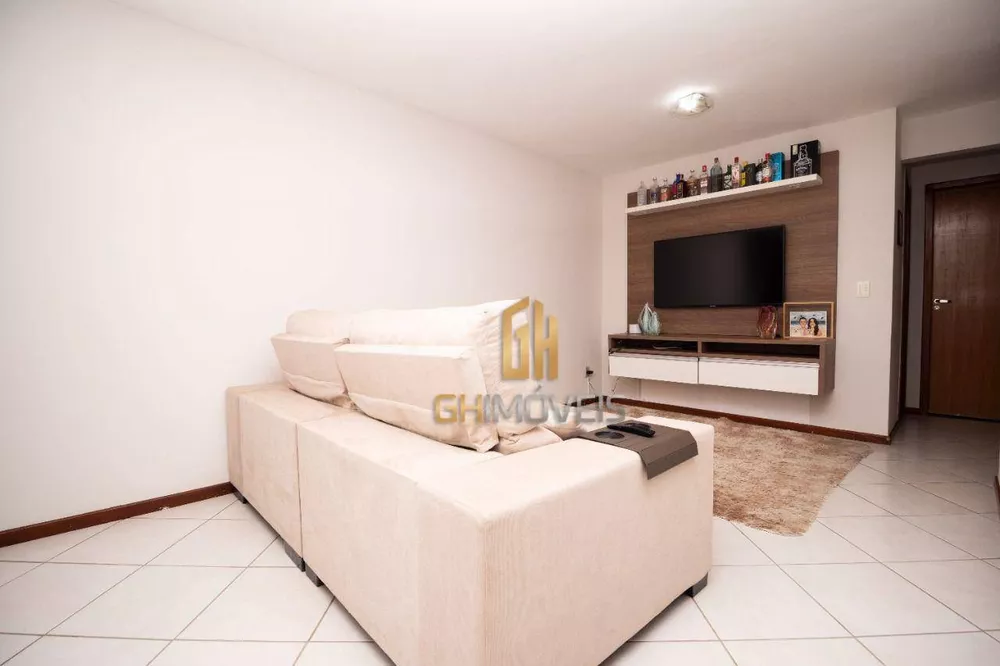 Apartamento à venda com 3 quartos, 98m² - Foto 2