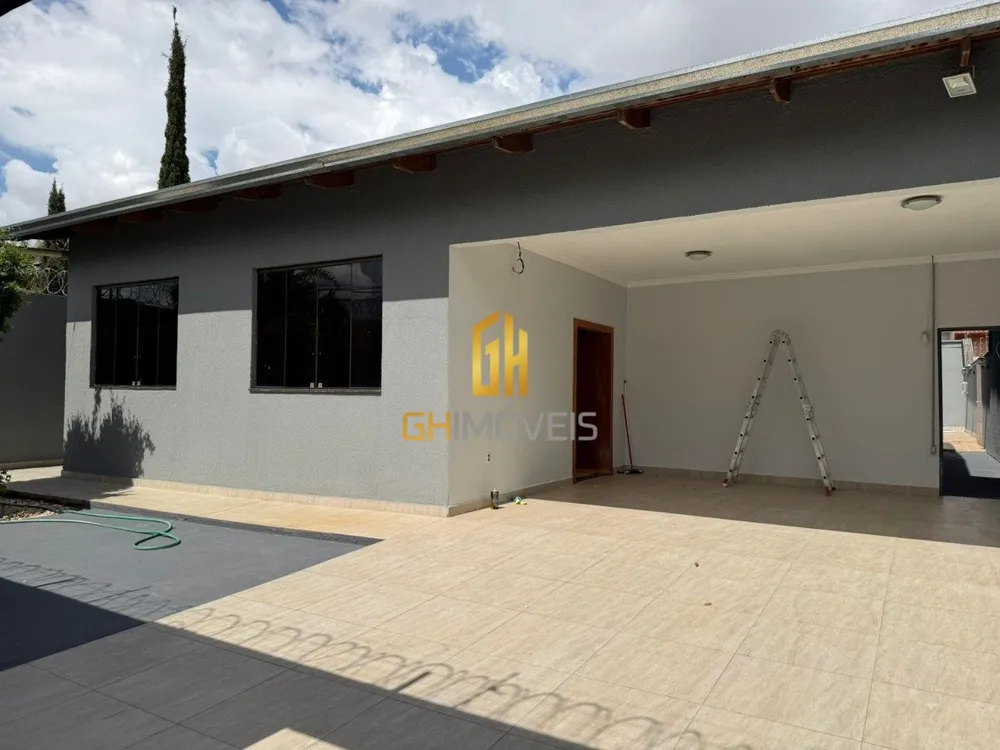 Casa, 3 quartos, 220 m² - Foto 2