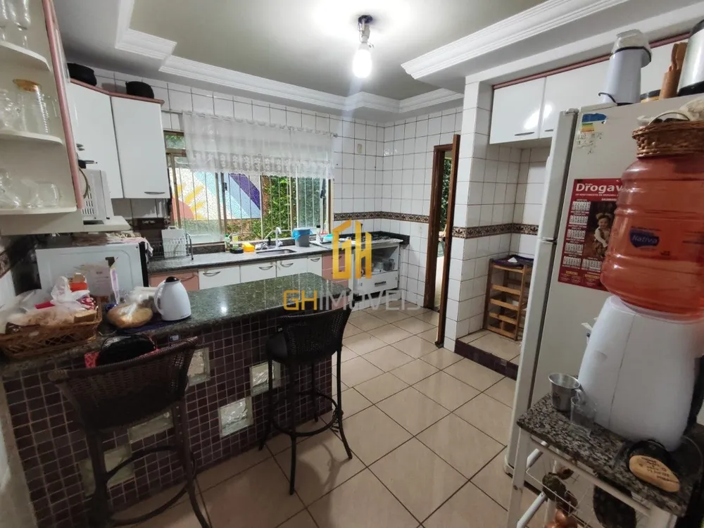 Sobrado, 4 quartos, 297 m² - Foto 2