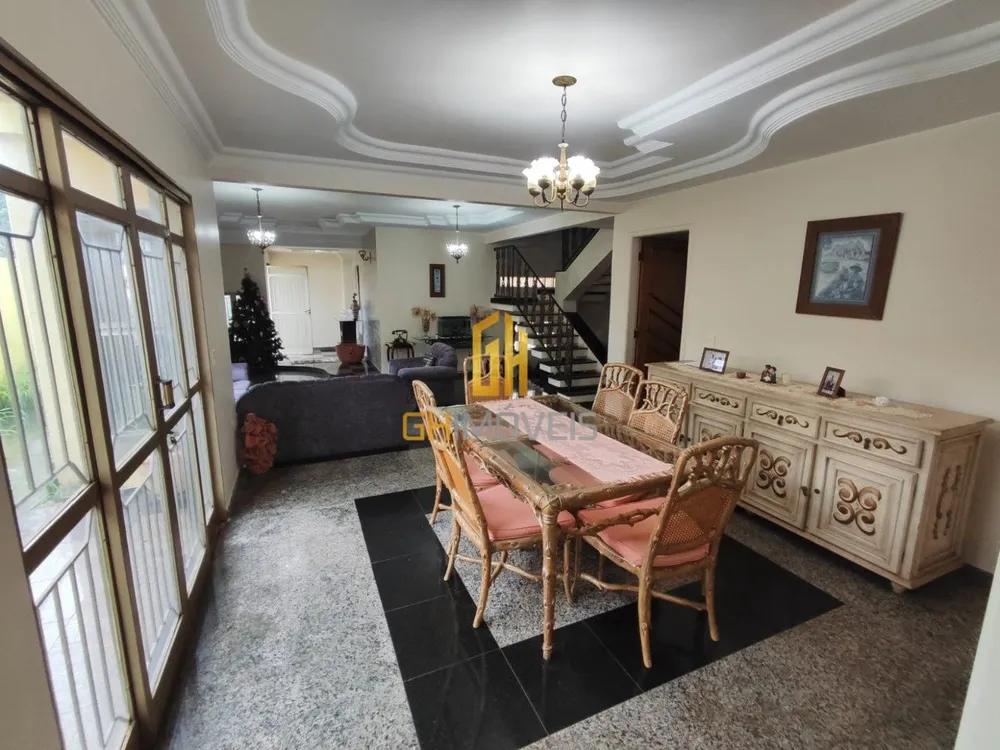 Sobrado, 4 quartos, 297 m² - Foto 1