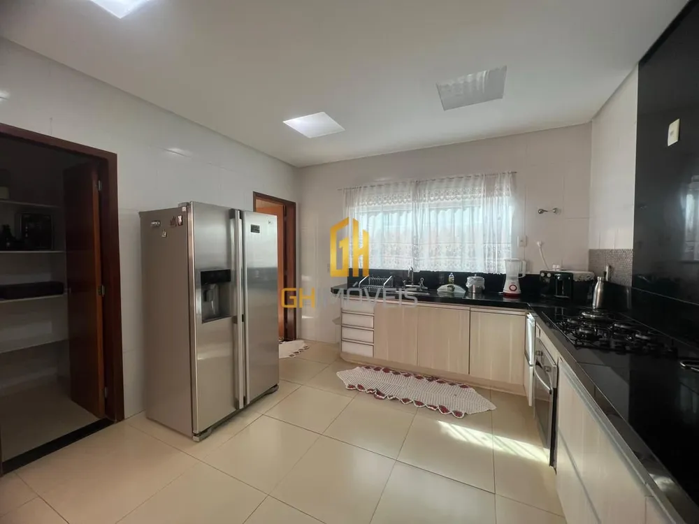 Sobrado, 4 quartos, 283 m² - Foto 1