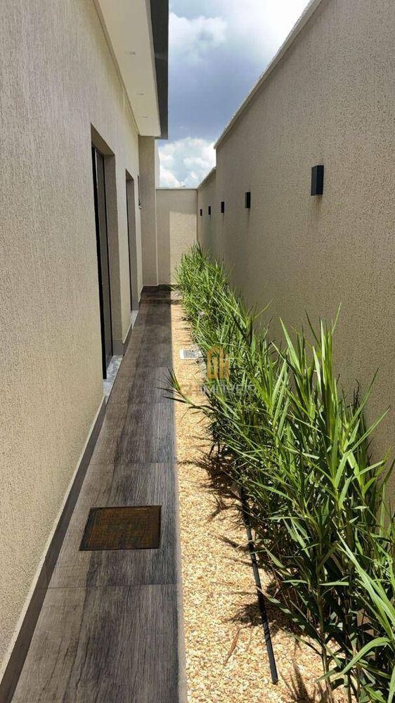 Casa, 4 quartos, 235 m² - Foto 1