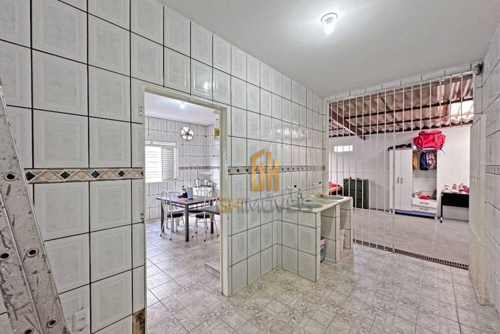 Casa, 4 quartos, 374 m² - Foto 1
