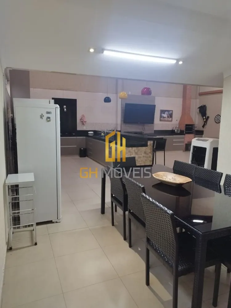 Casa, 4 quartos, 225 m² - Foto 3