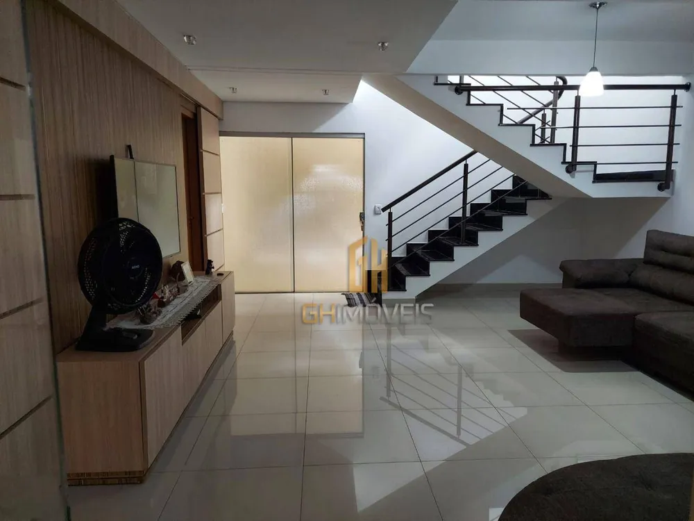 Sobrado, 4 quartos, 226 m² - Foto 2