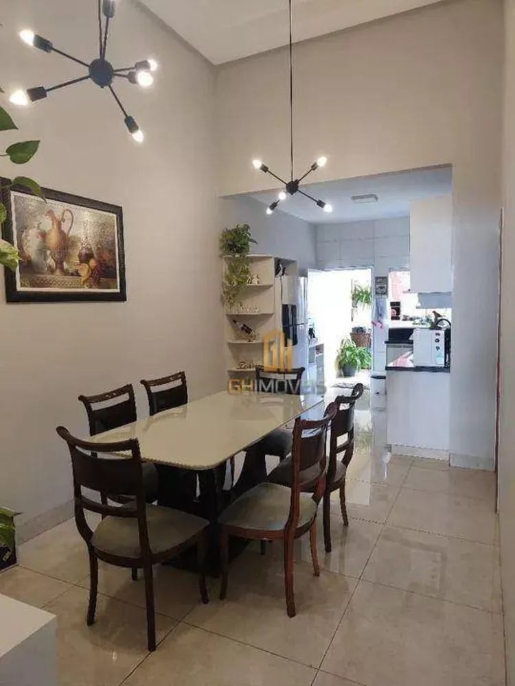 Casa à venda com 3 quartos, 180m² - Foto 1