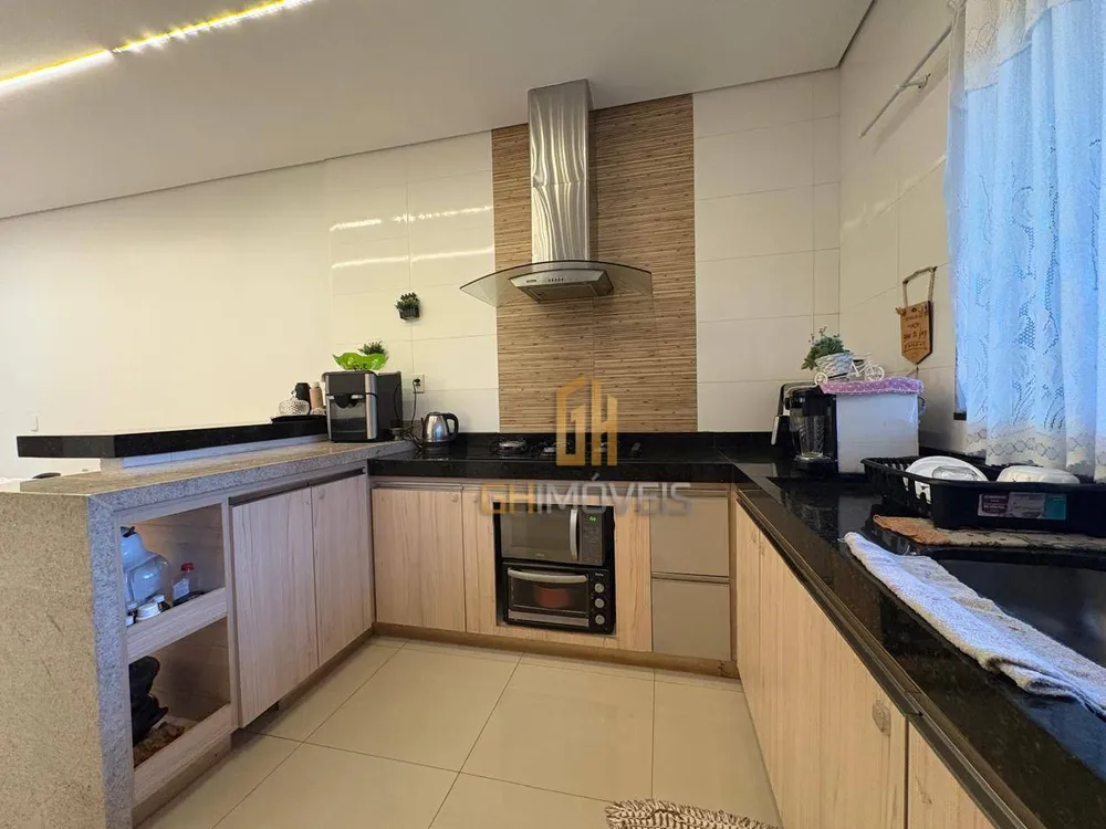 Casa, 3 quartos, 114 m² - Foto 1