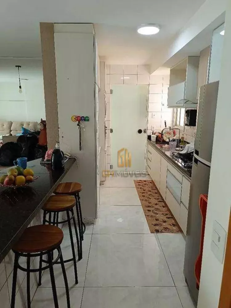 Apartamento à venda com 3 quartos, 93m² - Foto 4