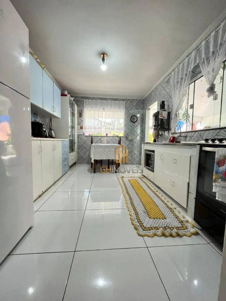 Casa à venda com 3 quartos, 200m² - Foto 4