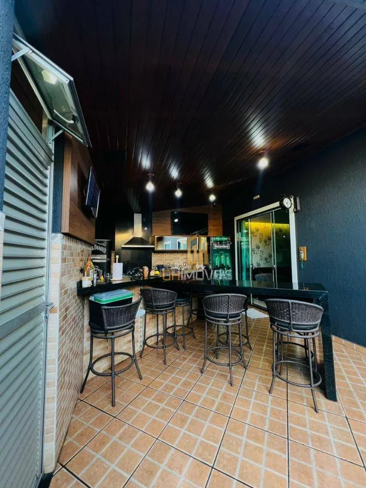 Casa, 3 quartos, 217 m² - Foto 2