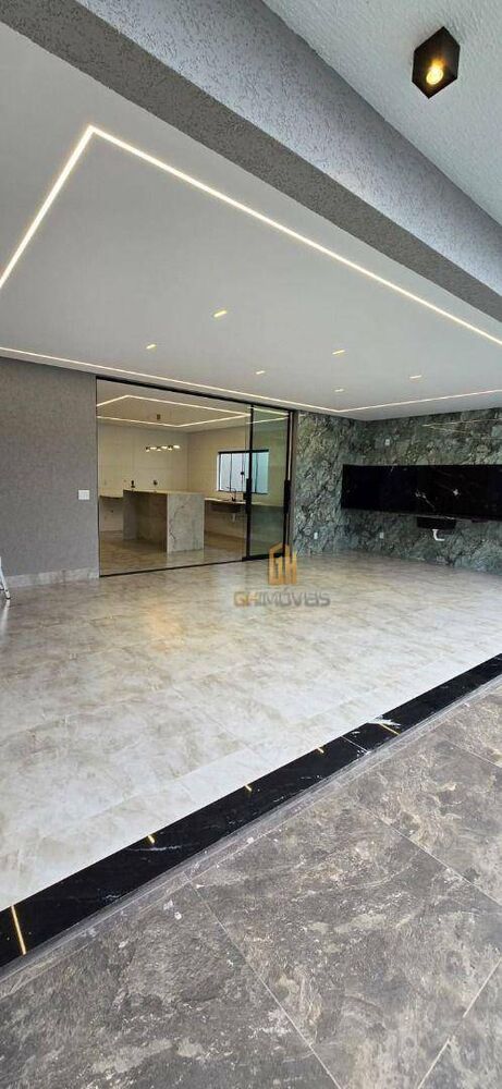Casa à venda com 3 quartos, 210m² - Foto 2