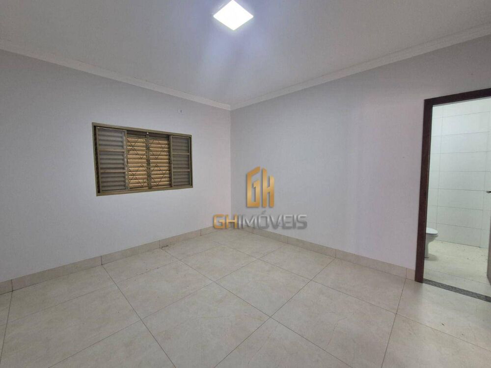 Casa, 3 quartos, 220 m² - Foto 1