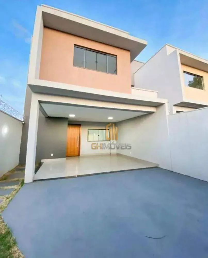 Sobrado à venda com 3 quartos, 132m² - Foto 1