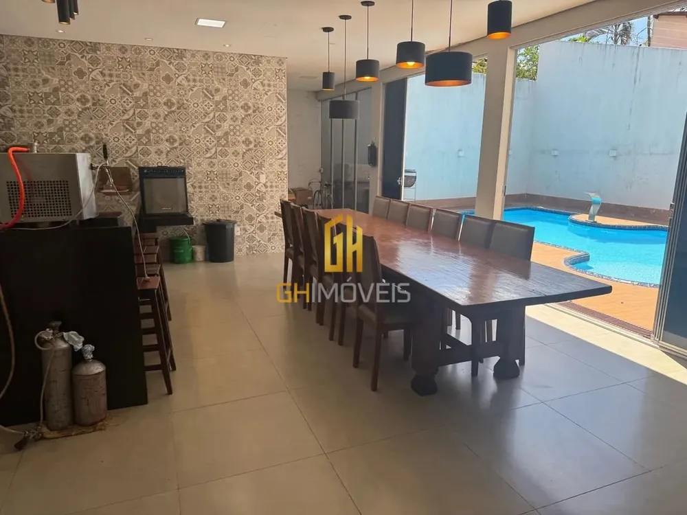 Casa, 4 quartos, 302 m² - Foto 1