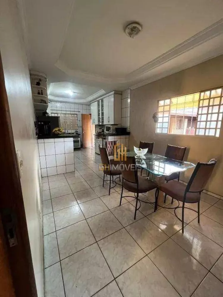 Casa à venda com 4 quartos, 300m² - Foto 4