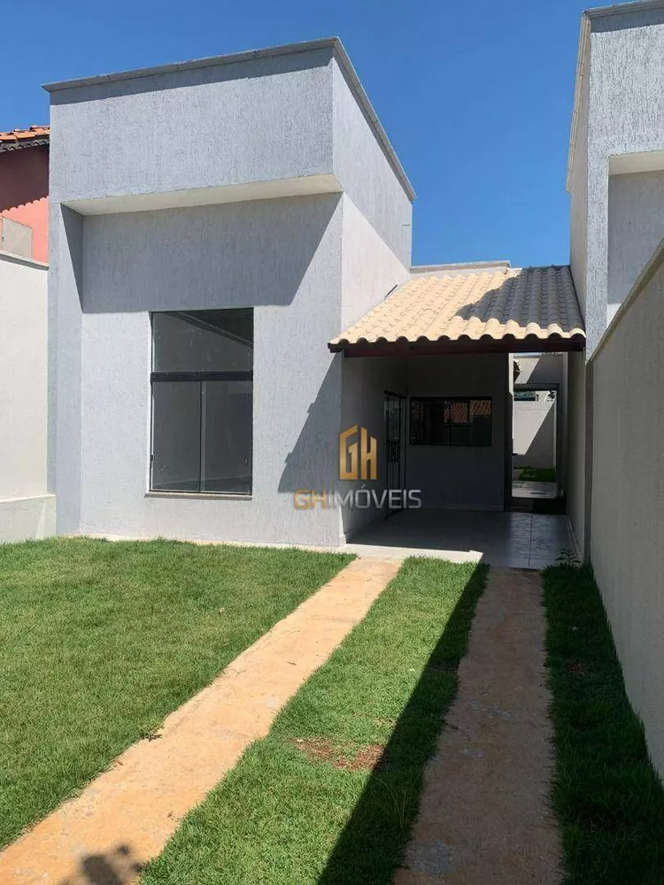 Casa à venda com 3 quartos, 118m² - Foto 1