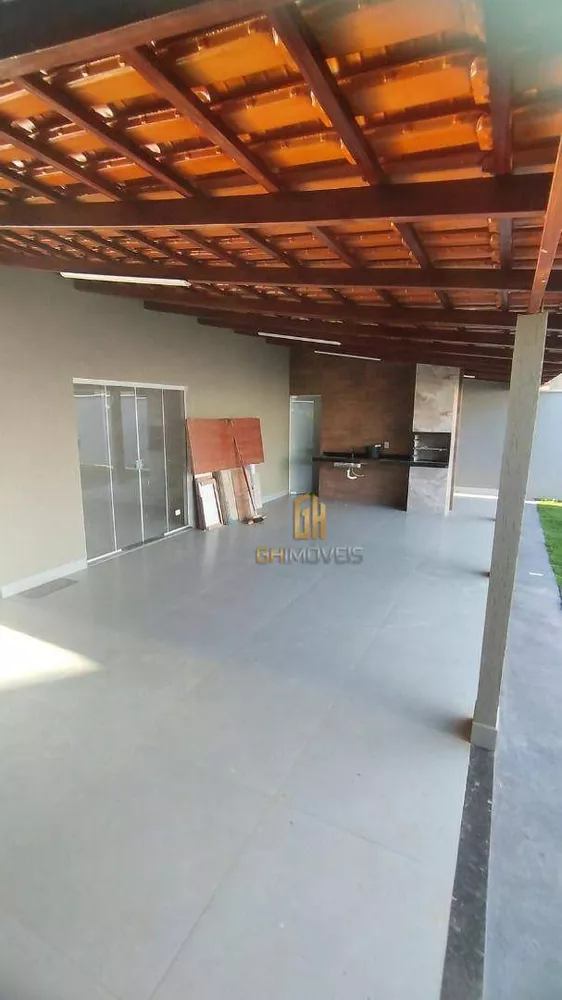 Casa à venda com 3 quartos, 183m² - Foto 2