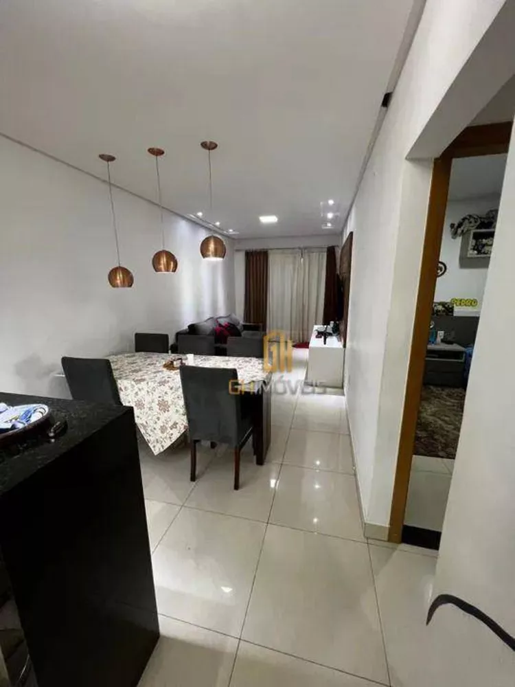 Casa à venda com 3 quartos, 180m² - Foto 2