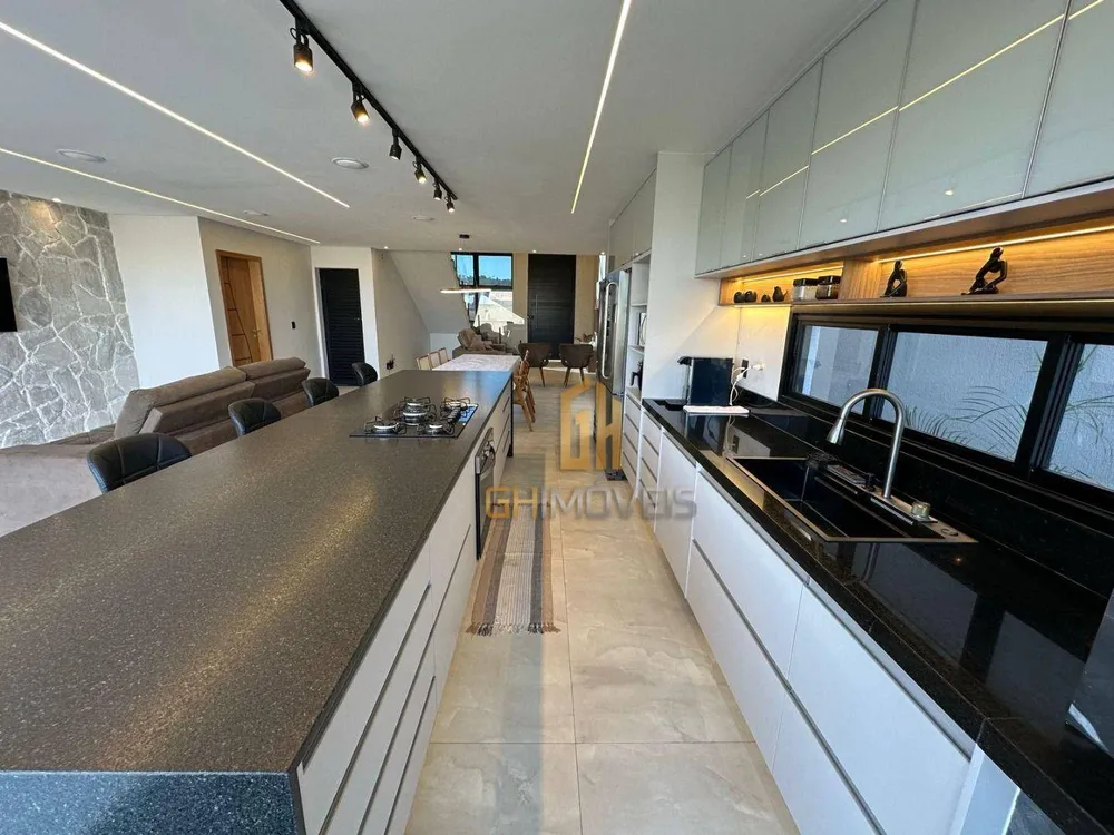 Sobrado, 4 quartos, 234 m² - Foto 1