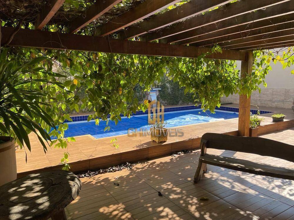 Casa, 3 quartos, 240 m² - Foto 1