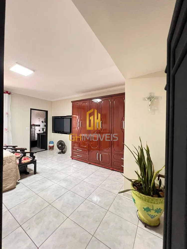Casa, 3 quartos, 242 m² - Foto 3