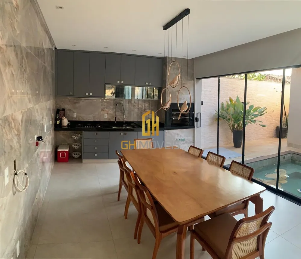 Casa, 3 quartos, 211 m² - Foto 1