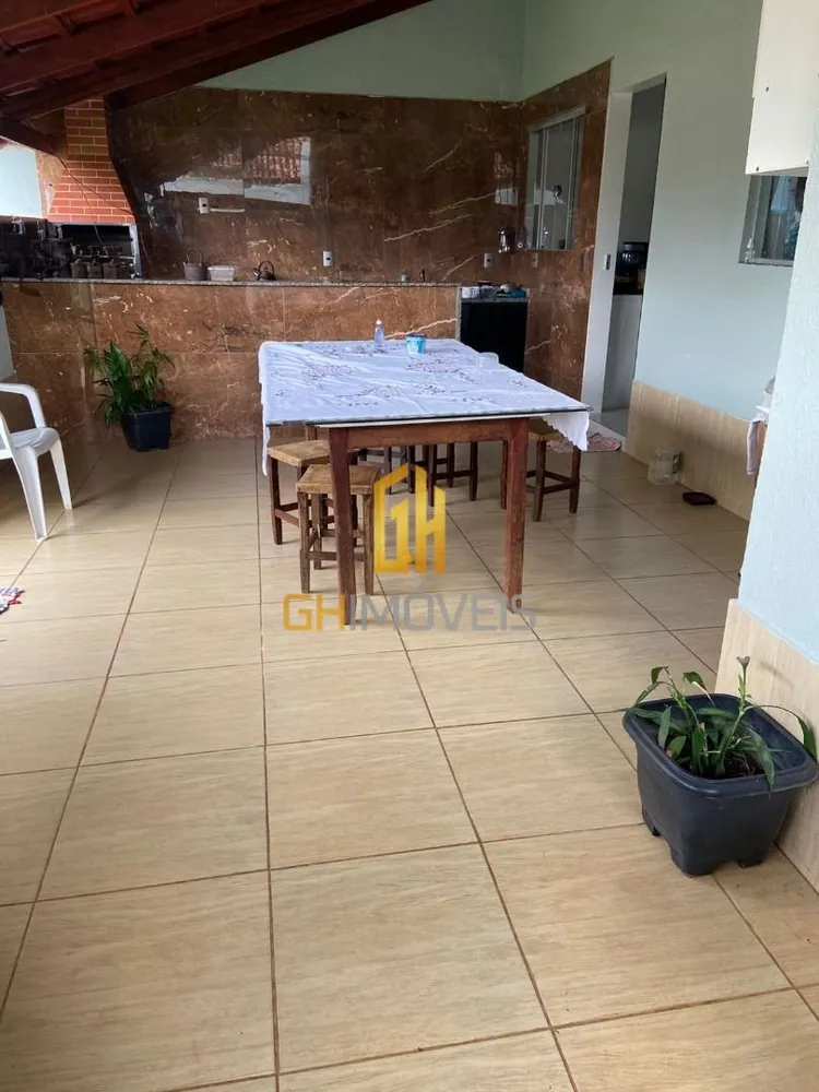 Casa, 3 quartos, 200 m² - Foto 1