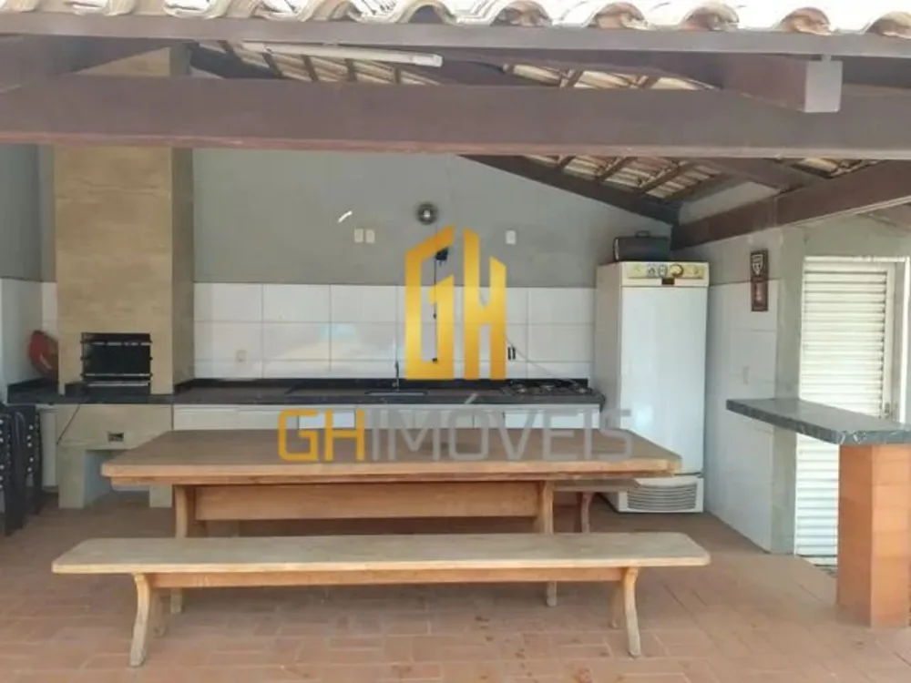 Casa, 4 quartos, 245 m² - Foto 1