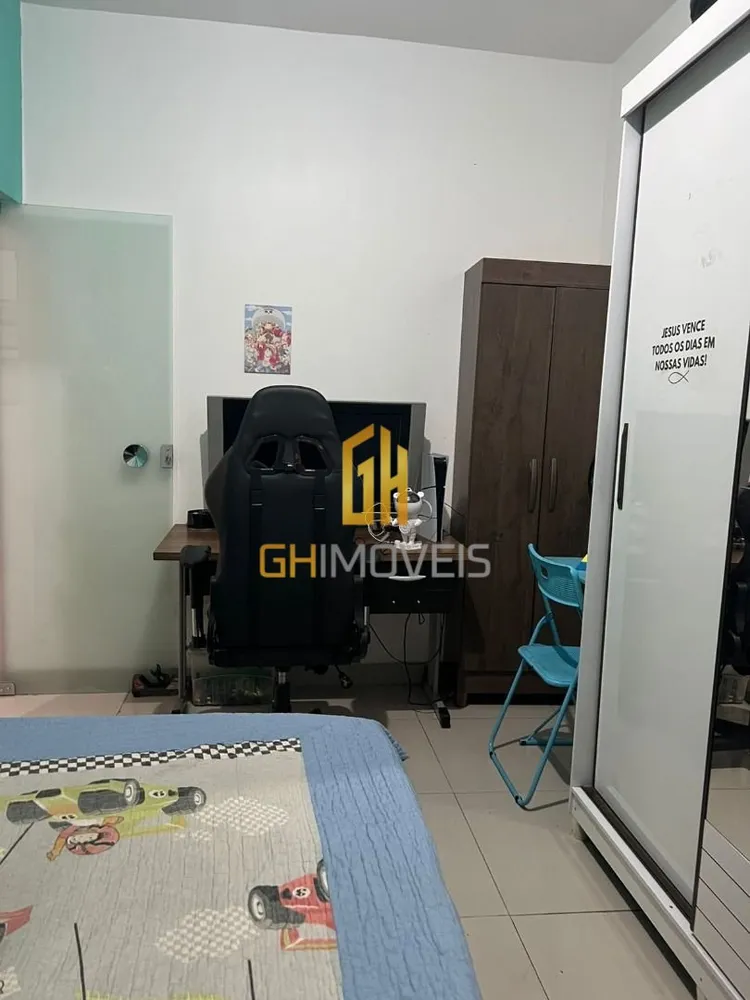 Casa, 3 quartos, 201 m² - Foto 1