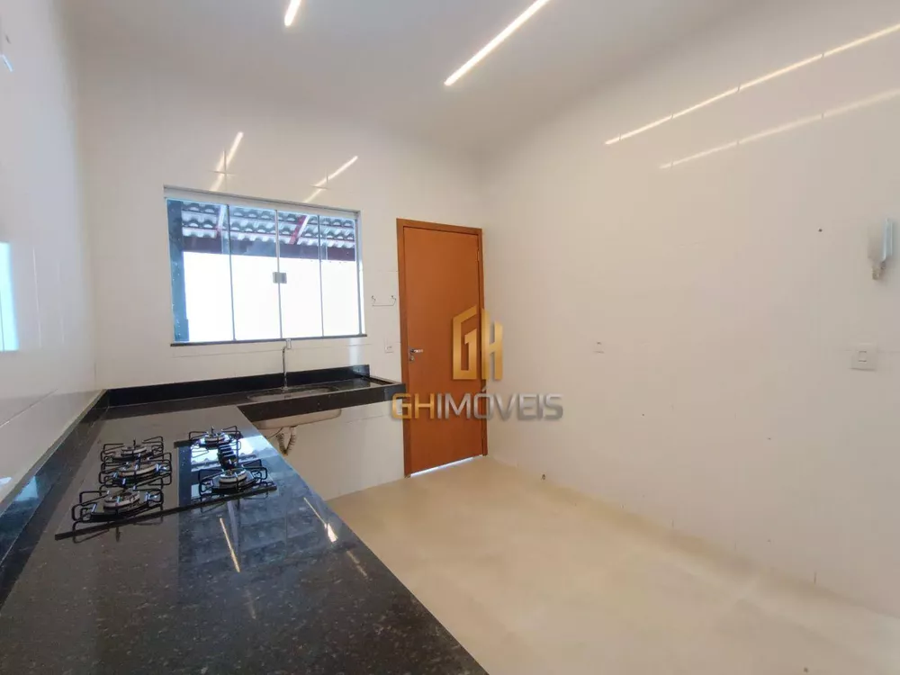 Casa à venda com 3 quartos, 139m² - Foto 2