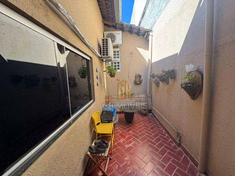 Casa, 4 quartos, 330 m² - Foto 2