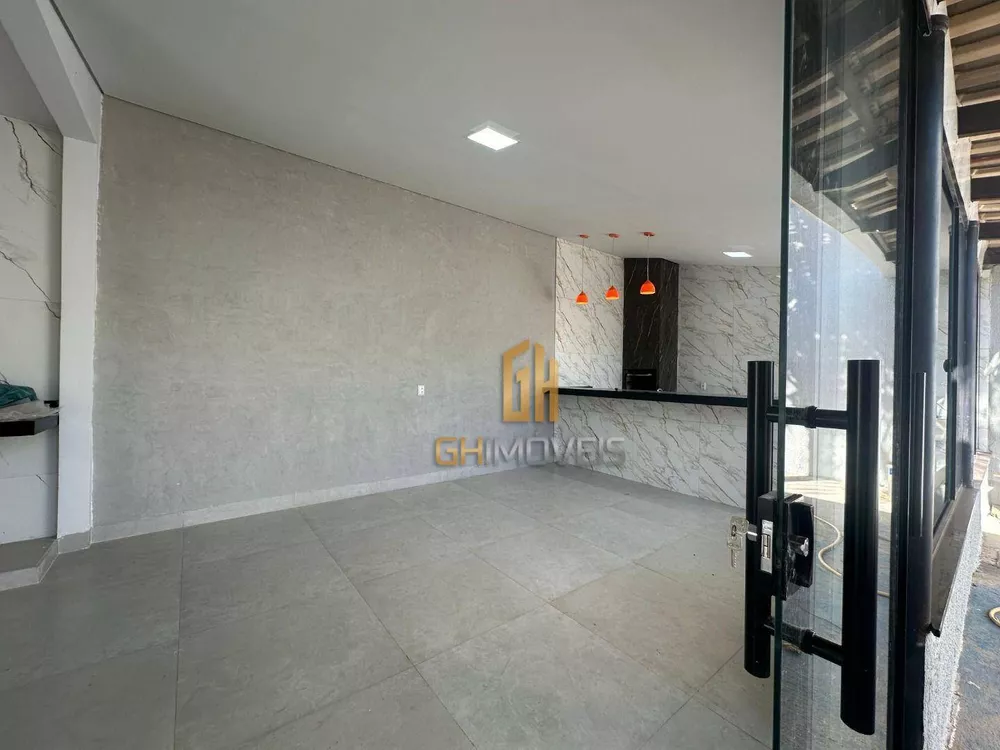 Casa à venda com 3 quartos, 135m² - Foto 1