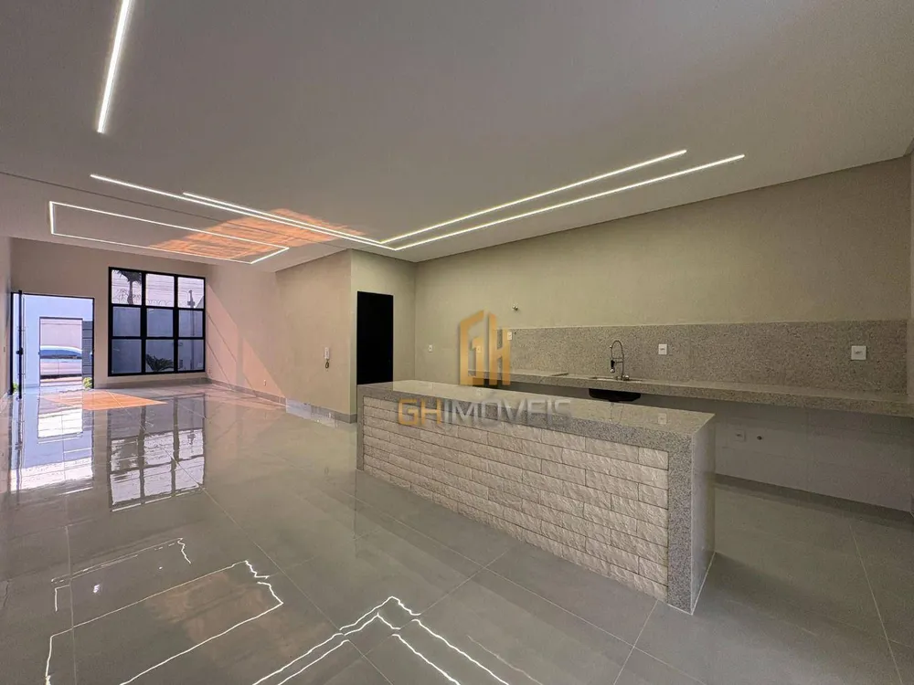 Casa, 3 quartos, 228 m² - Foto 2