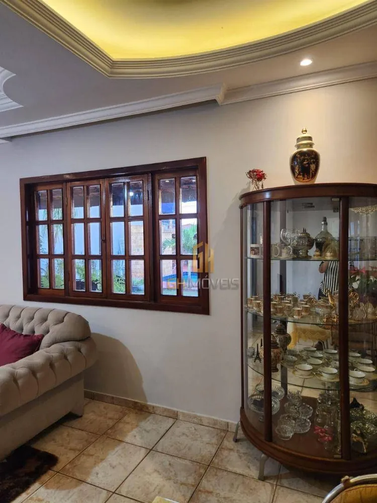 Casa, 4 quartos, 334 m² - Foto 2