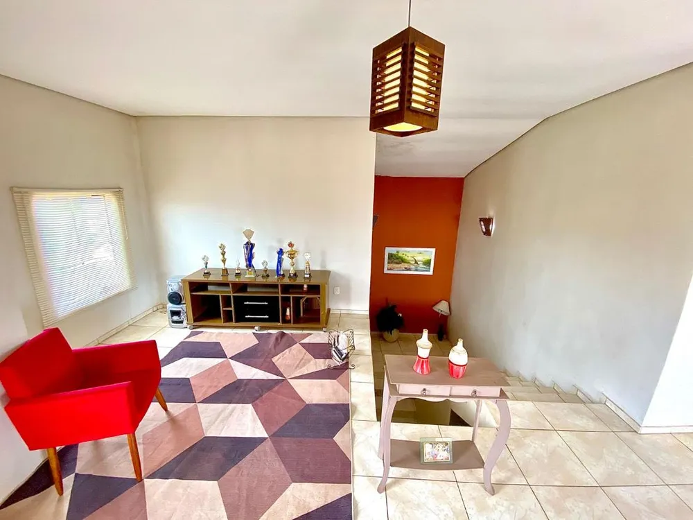 Casa, 4 quartos, 240 m² - Foto 2