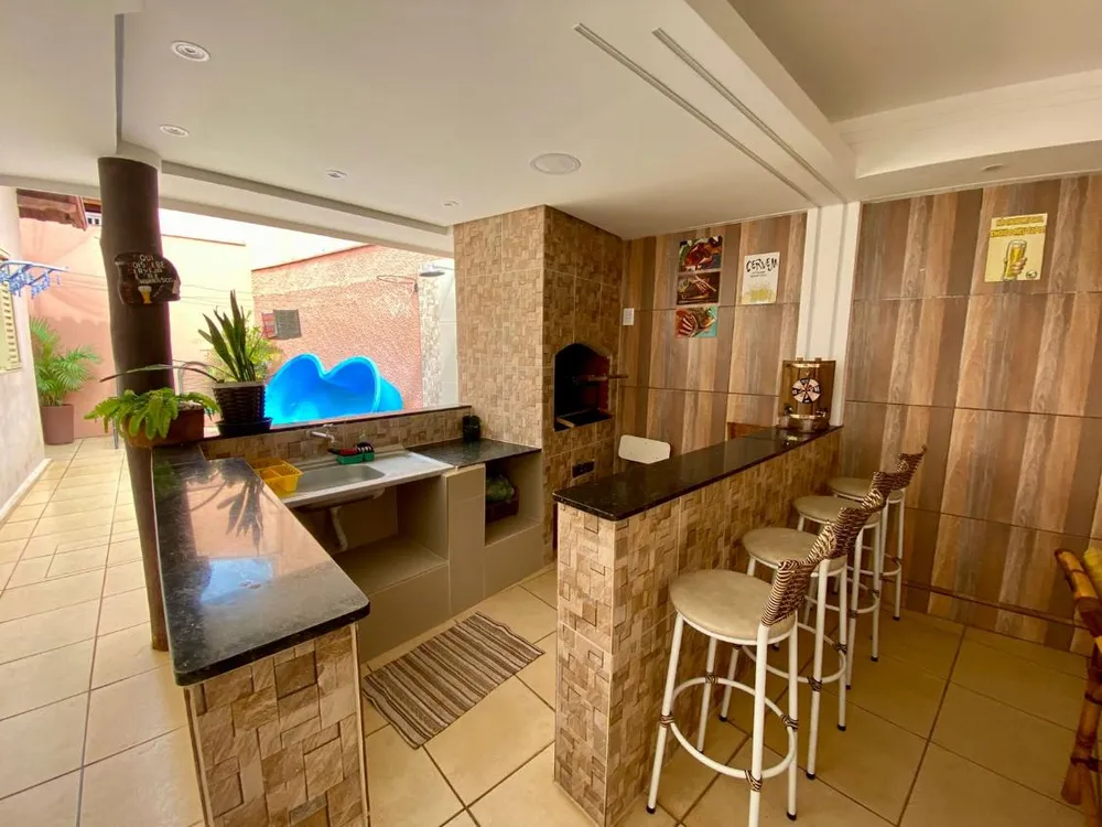 Casa, 4 quartos, 240 m² - Foto 4