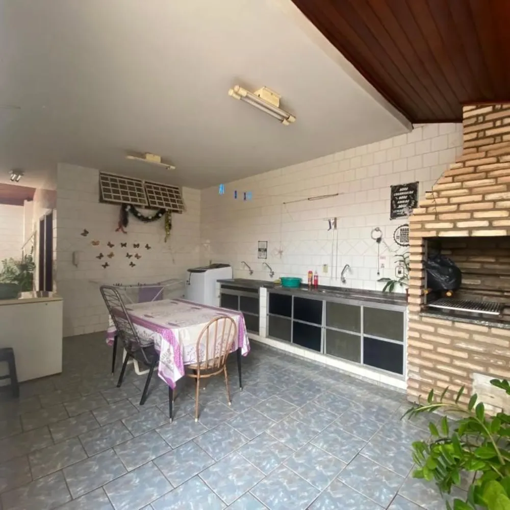Casa, 4 quartos, 188 m² - Foto 2