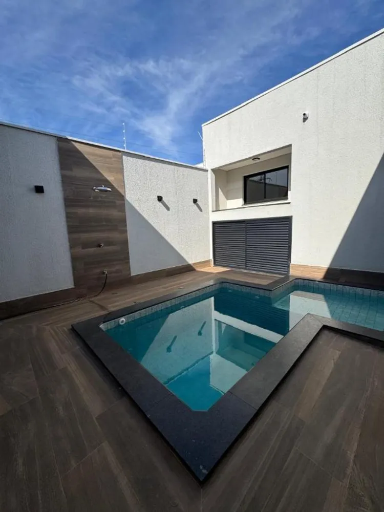Casa, 3 quartos, 327 m² - Foto 1