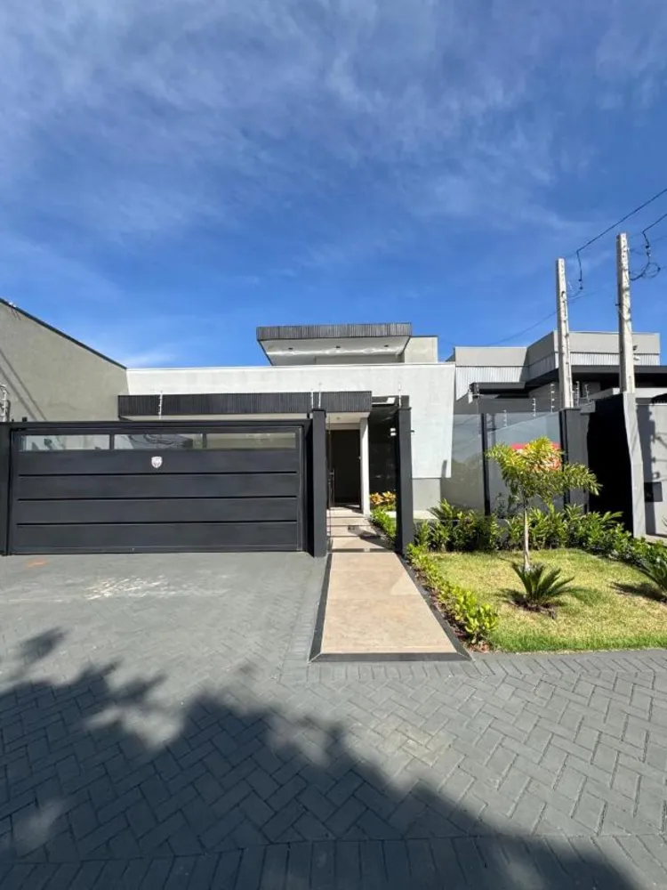Casa, 3 quartos, 327 m² - Foto 1