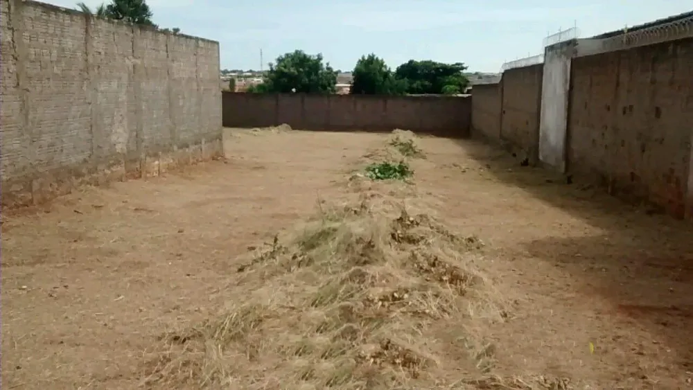 Loteamento e Condomínio, 900 m² - Foto 1