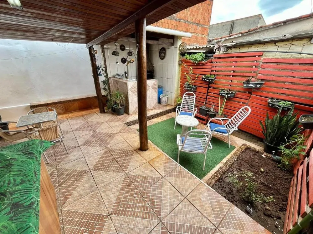 Casa, 3 quartos, 234 m² - Foto 1