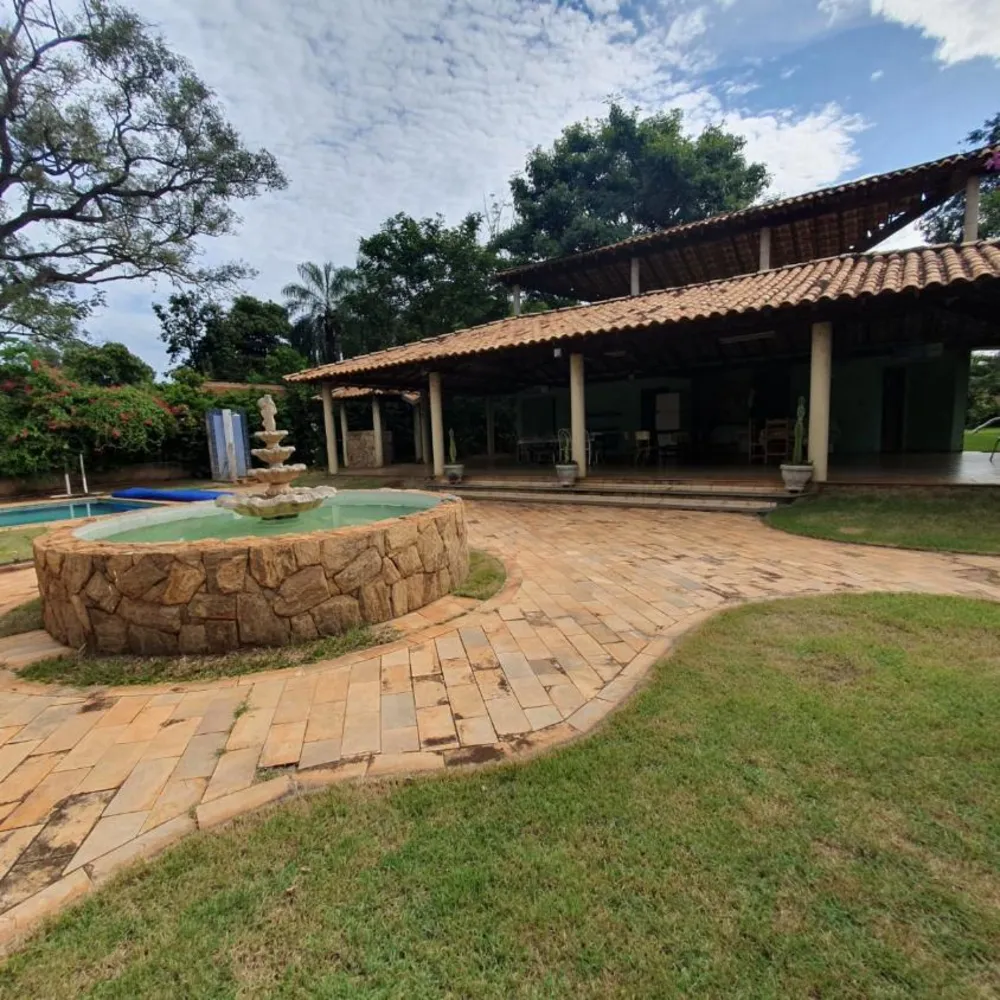 Chácara, 4 quartos, 2052 m² - Foto 1