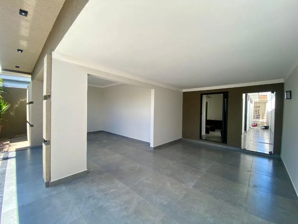 Casa, 3 quartos, 231 m² - Foto 2