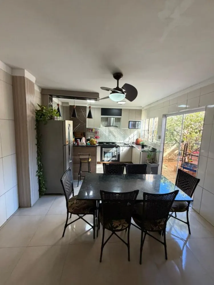 Casa, 2 quartos, 178 m² - Foto 1