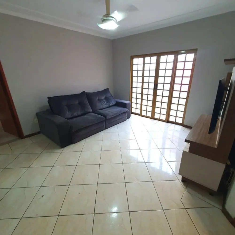 Casa, 3 quartos, 143 m² - Foto 2