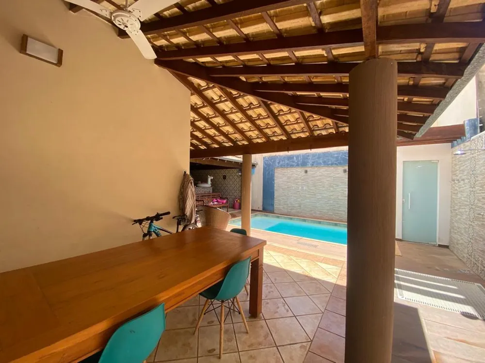 Casa, 3 quartos, 249 m² - Foto 2