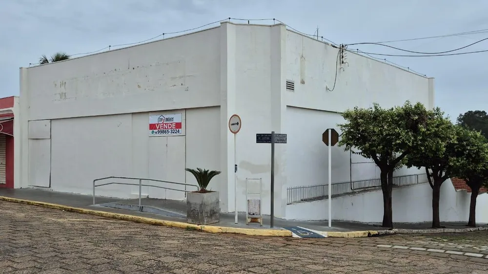 Prédio Inteiro - Foto 1